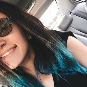 Meet your Posher, Alyssa